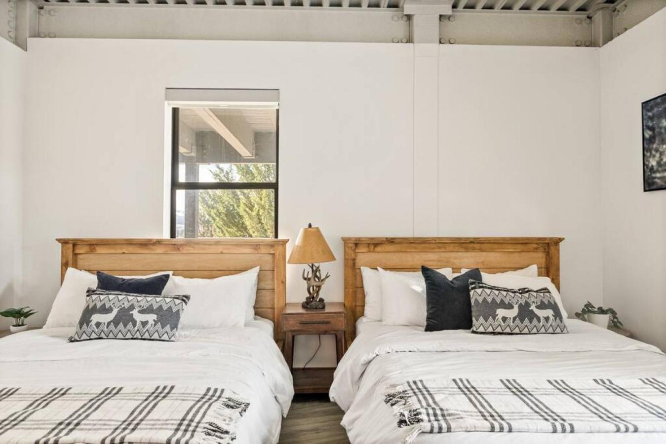 Steel Pine Lodge A Rustic Mountain Retreat Views Baldwin Lake 外观 照片